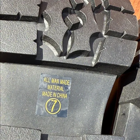 Black Chelsea Platform Boots - Women's Chunky Ankle Boot - Picture 9 of 9